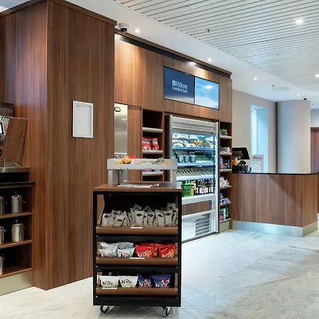 Hilton Garden Inn London Heathrow Terminal 2 And 3-2